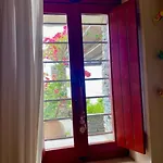 Andros -stone House With Shared Pool & Seaview Feriehus *