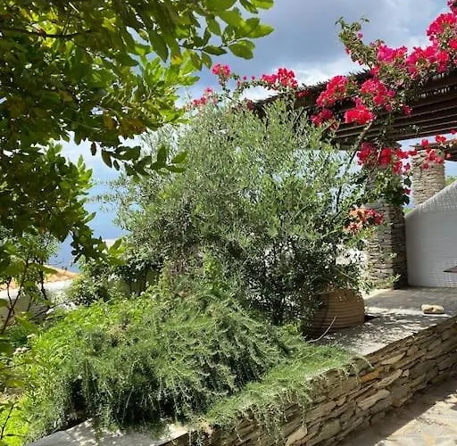 Andros -stone House With Shared Pool & Seaview בית נופש *