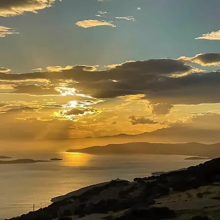 Tatil Evi Andros -stone House With Shared Pool & Seaview *